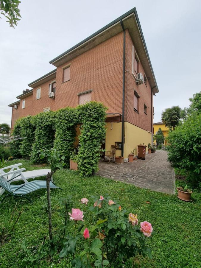 Gold B&B Ravarino Екстериор снимка