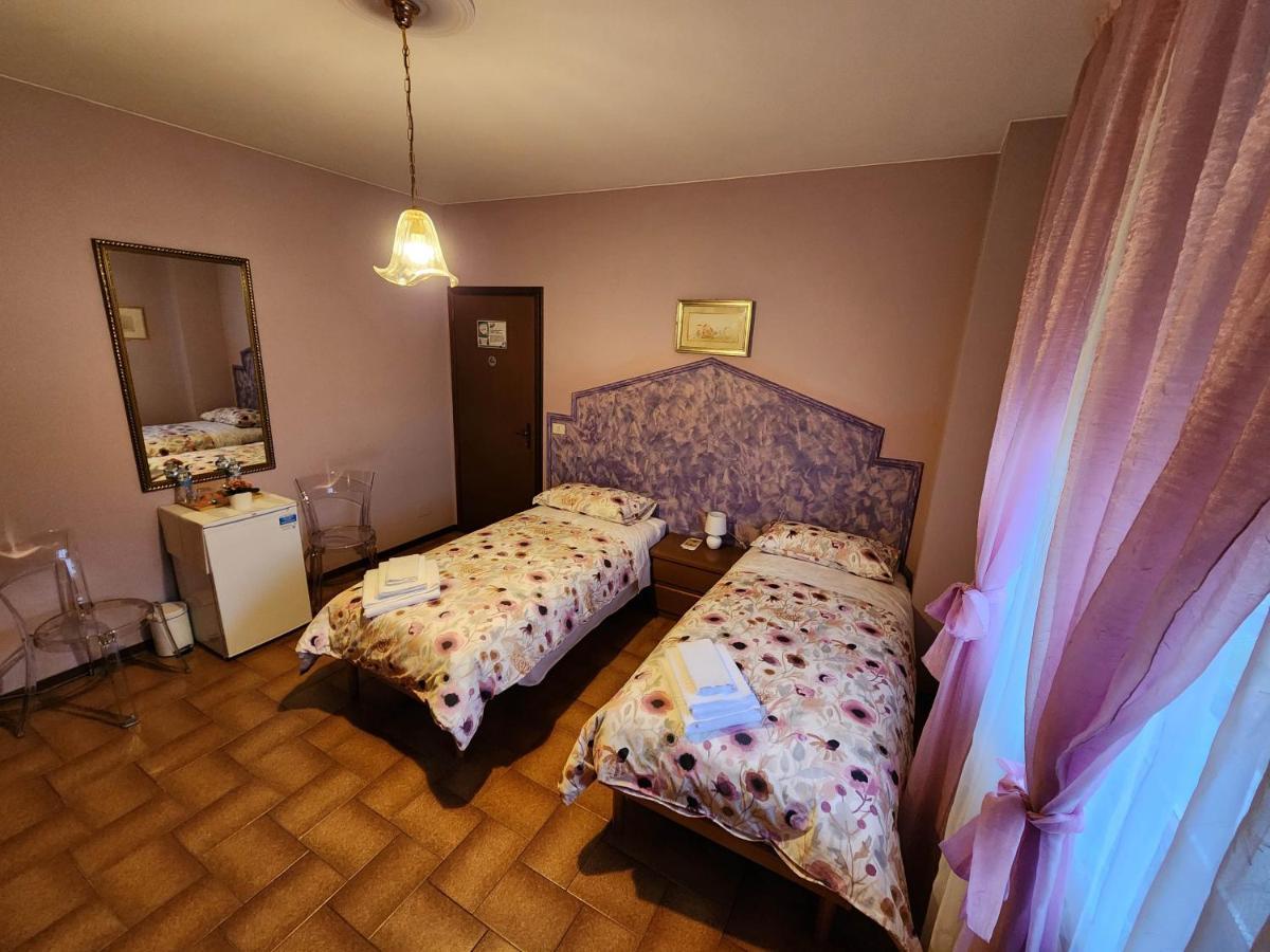 Gold B&B Ravarino Екстериор снимка